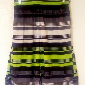 Nike SB Shorts Black Green Skateboard Swoosh Pockets Boys Size 12-13Yrs Old